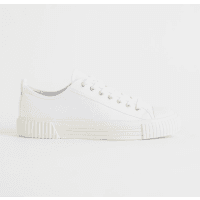 Płócienne buty sportowe za 32,99 zł w H&M